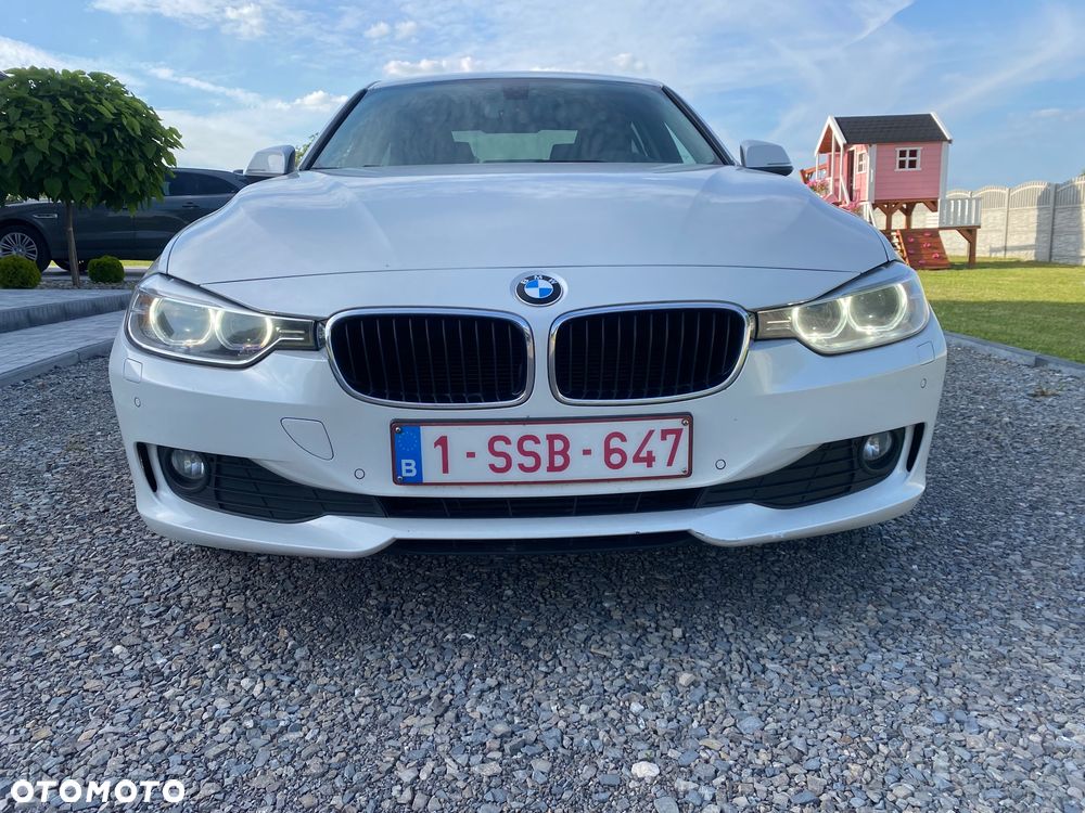 BMW Seria 3 318d Sport Line - 4