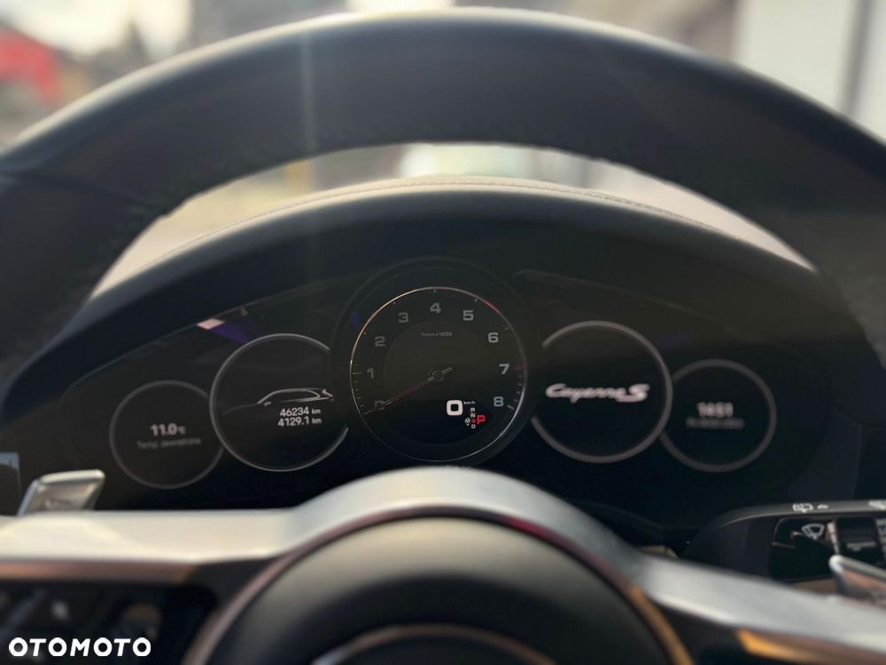 Porsche Cayenne S Platinum Edition - 25