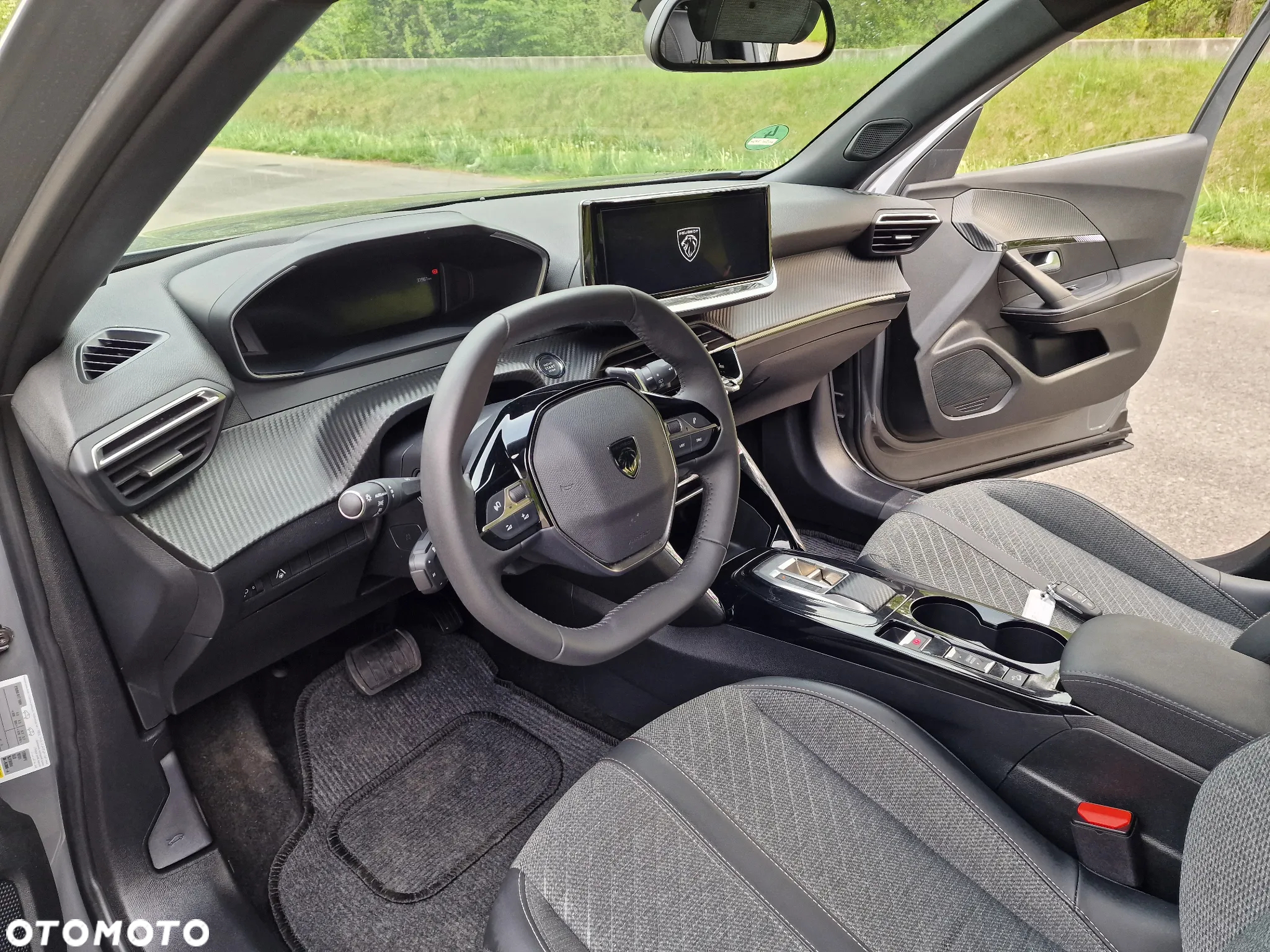 Peugeot 2008 PureTech 130 EAT8 Allure - 17