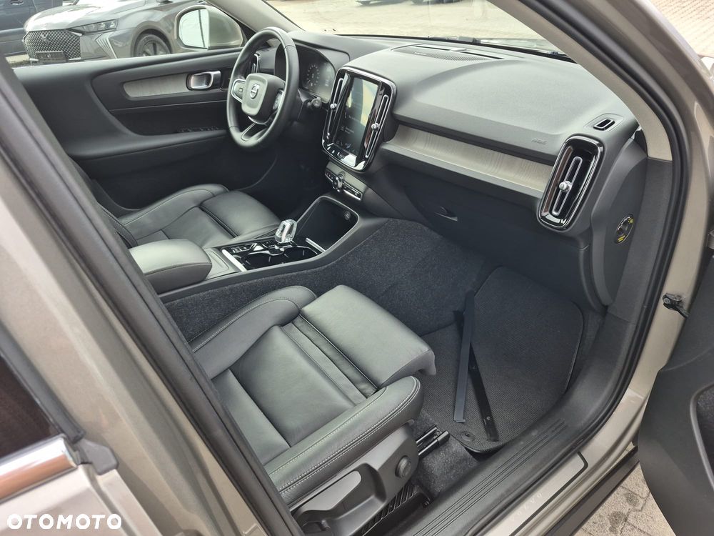 Volvo XC 40 - 23