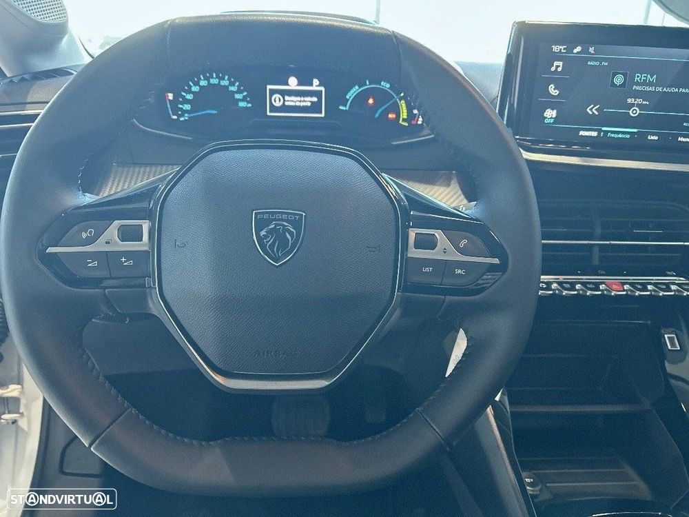 Peugeot 208 - 12