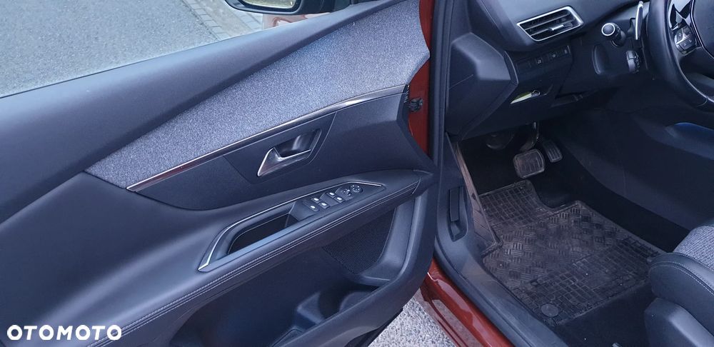 Peugeot 3008 1.6 THP Allure S&S EAT6 - 13