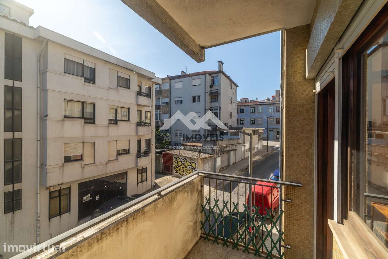 Apartamento T3+1 | Arrendamento | Varanda | Equipado | Rua Aurélia de - Grande imagem: 5/31