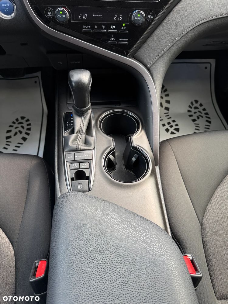 Toyota Camry 2.5 Hybrid Comfort CVT - 14