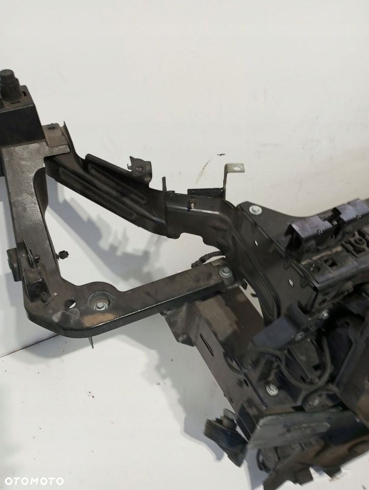 Pas przedni chłodnice VOLVO XC40 XC 40 2,0D - 2