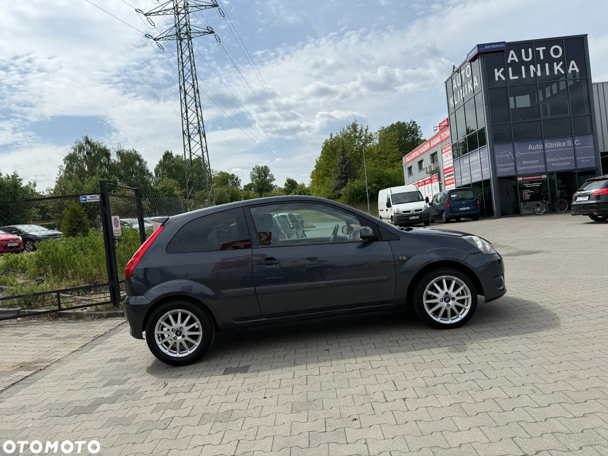 Ford Fiesta 1.4 Ambiente - 2