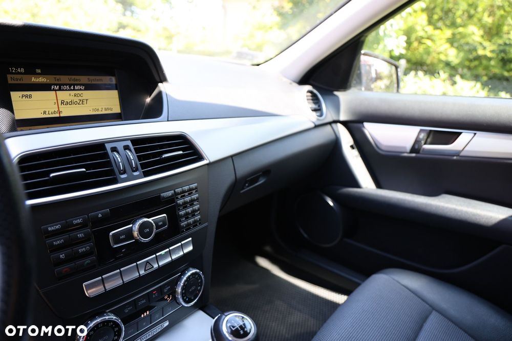 Mercedes-Benz Klasa C 200 CDI BlueEff Avantgarde - 26