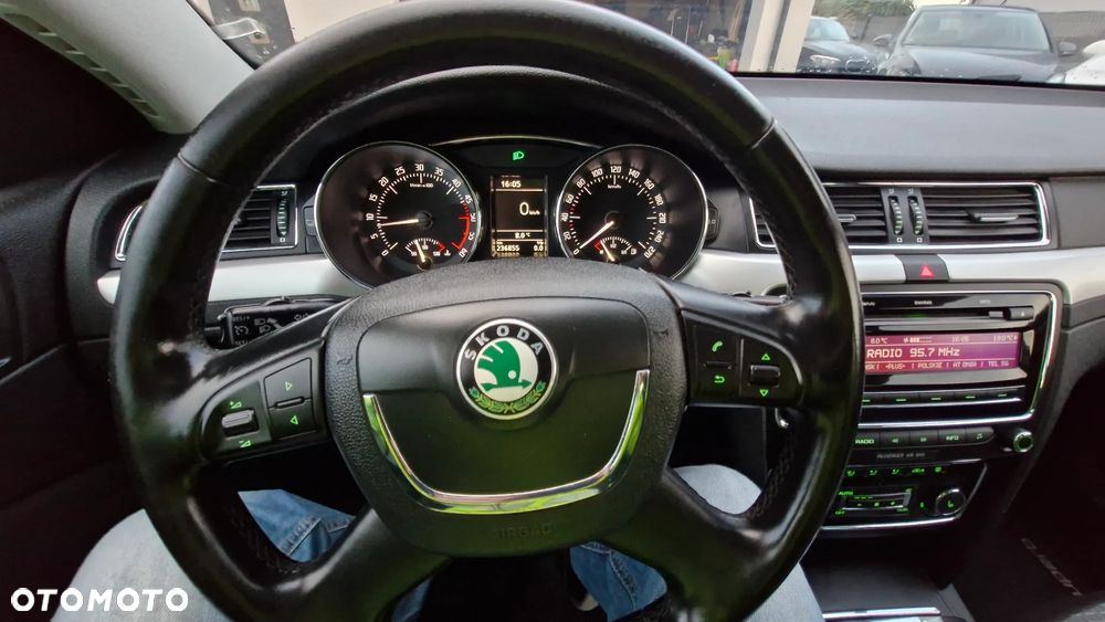 Skoda Superb Combi 2.0 TDI Exclusive - 13