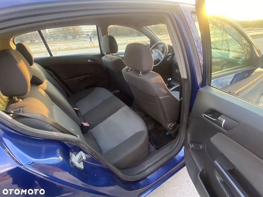 Opel Astra 1.6 - 9