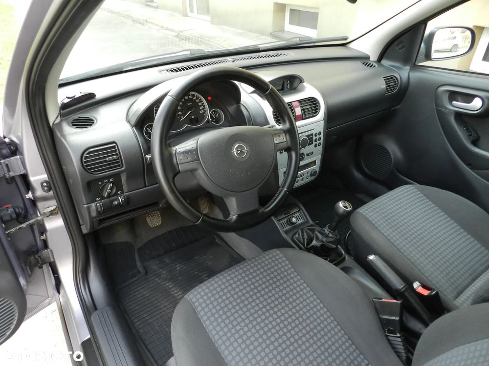 Opel Corsa 1.2 16V Cosmo - 6