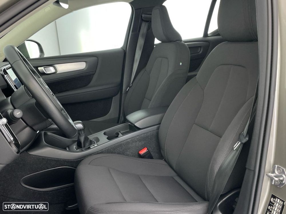 Volvo XC 40 2.0 D3 Momentum — fotografia 18
