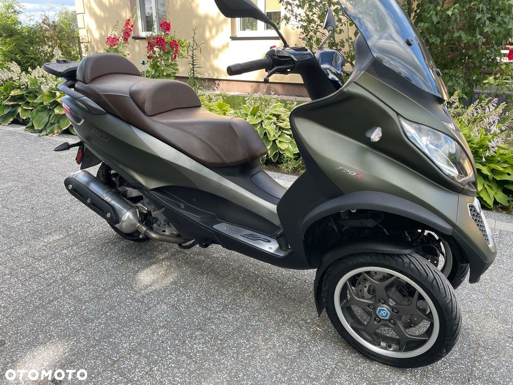 Piaggio MP-3 - 12