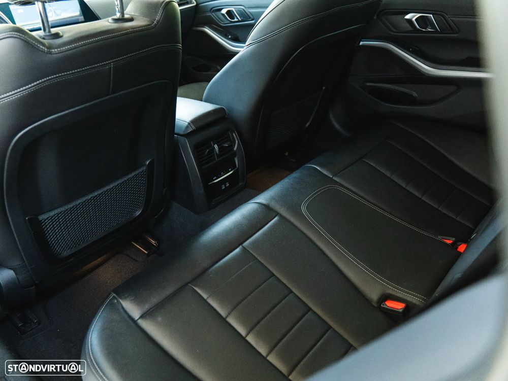 BMW 330 e Line Sport Auto - 24