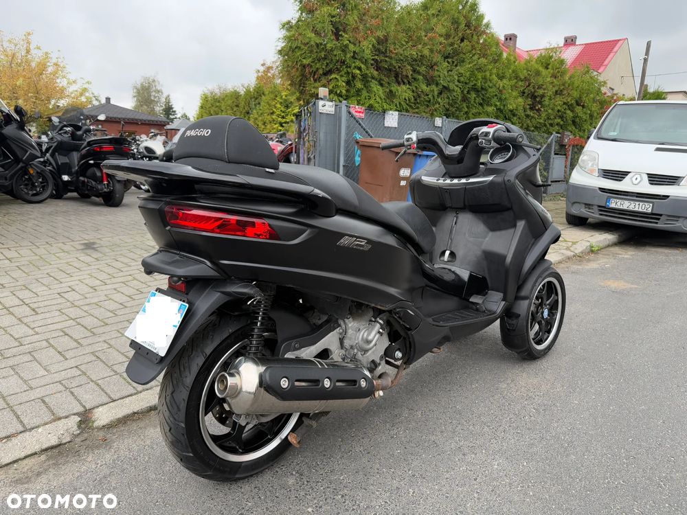 Piaggio MP-3 - 4