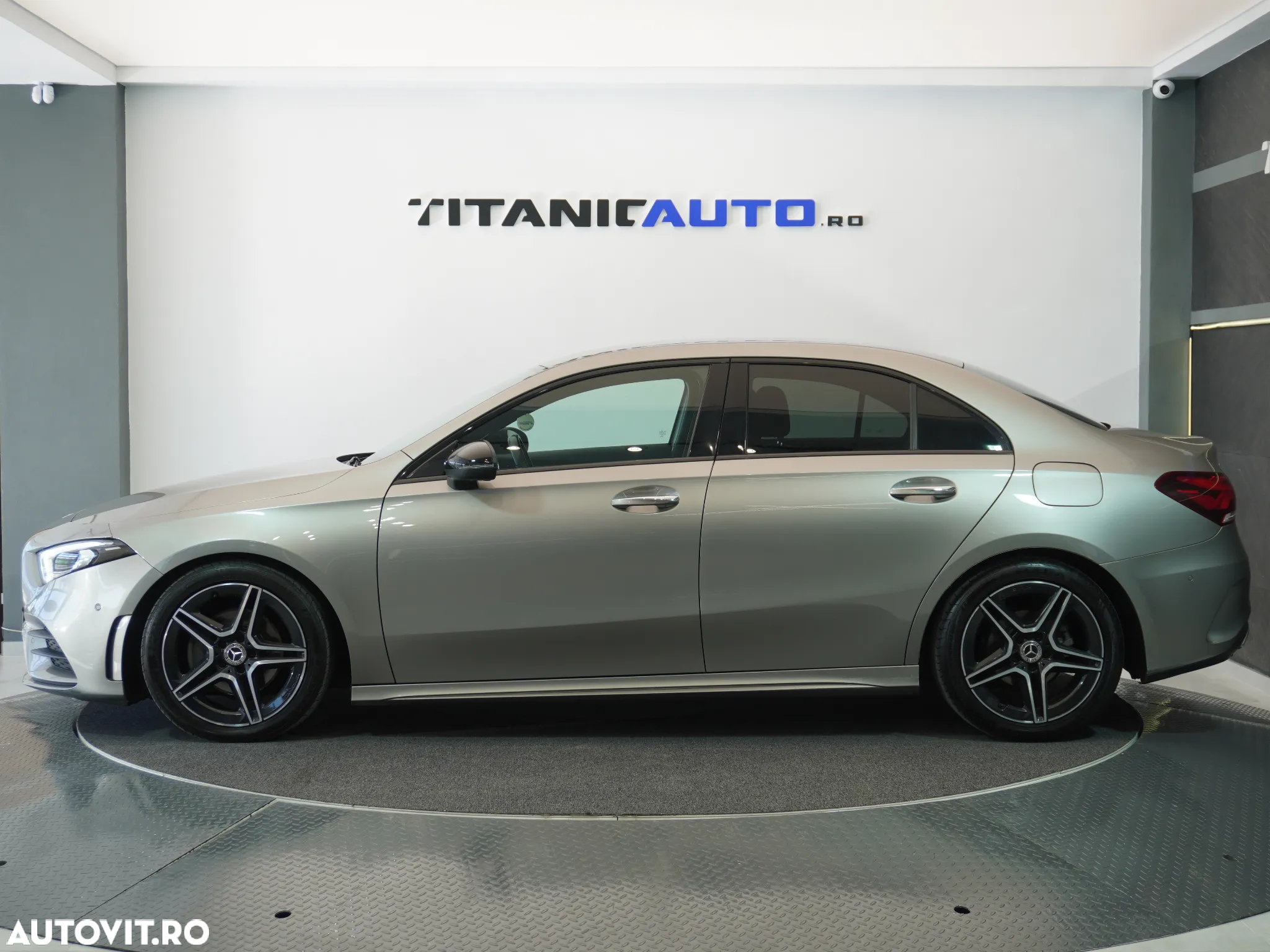 Mercedes-Benz A 180 d 7G-DCT AMG Line - 5