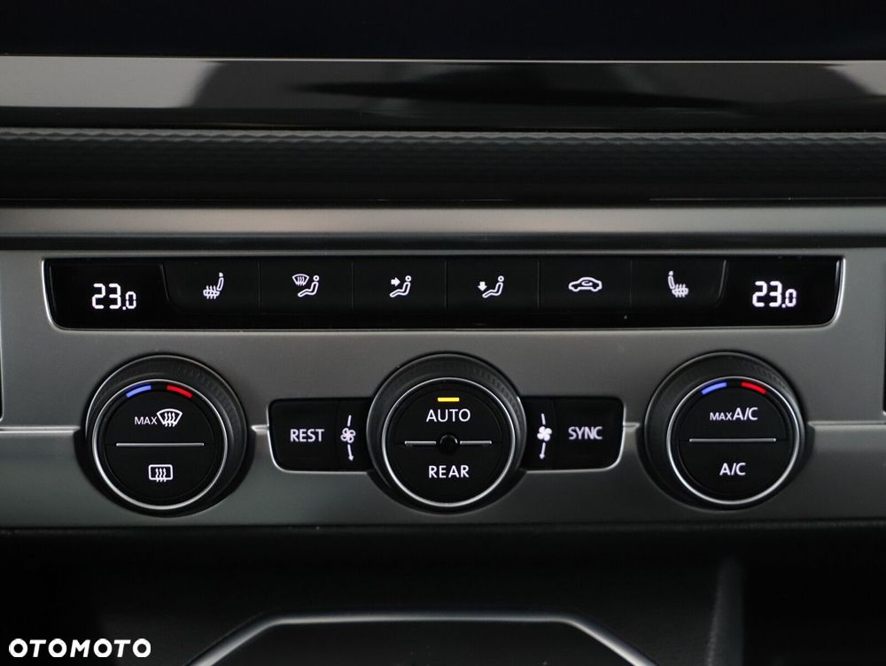 Volkswagen Multivan - 18