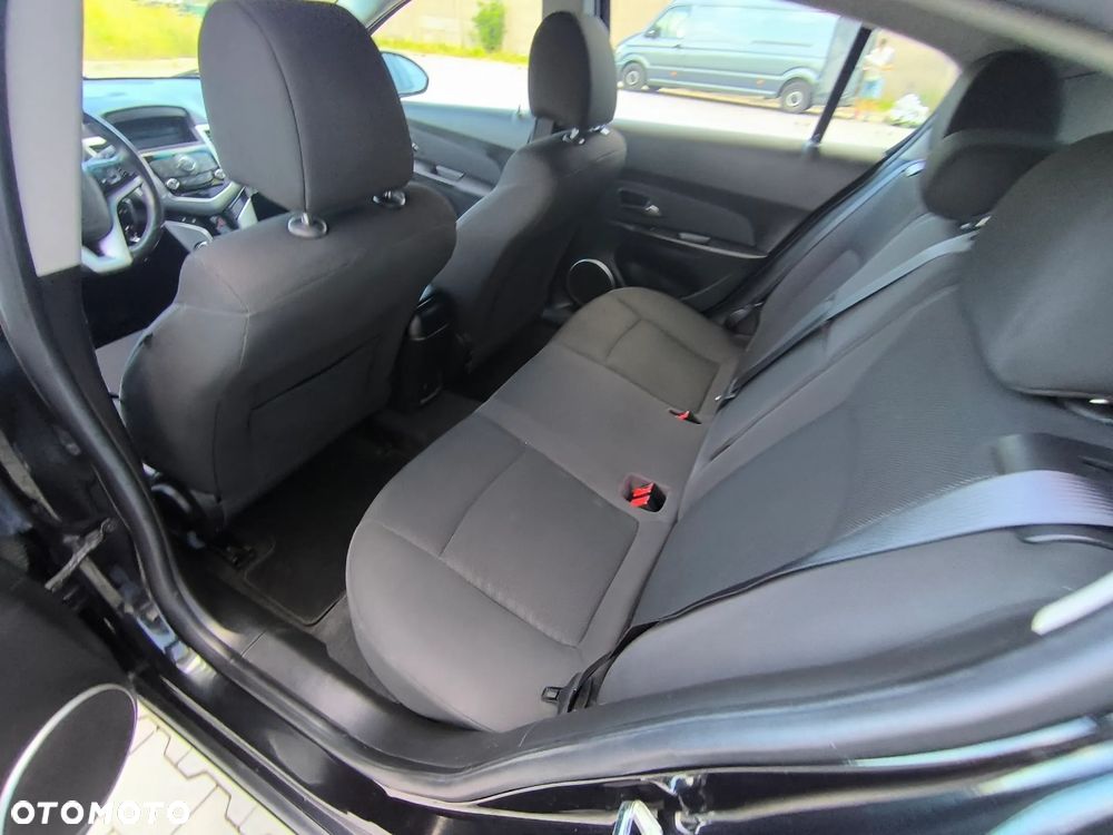 Chevrolet Cruze 1.6 LS - 25