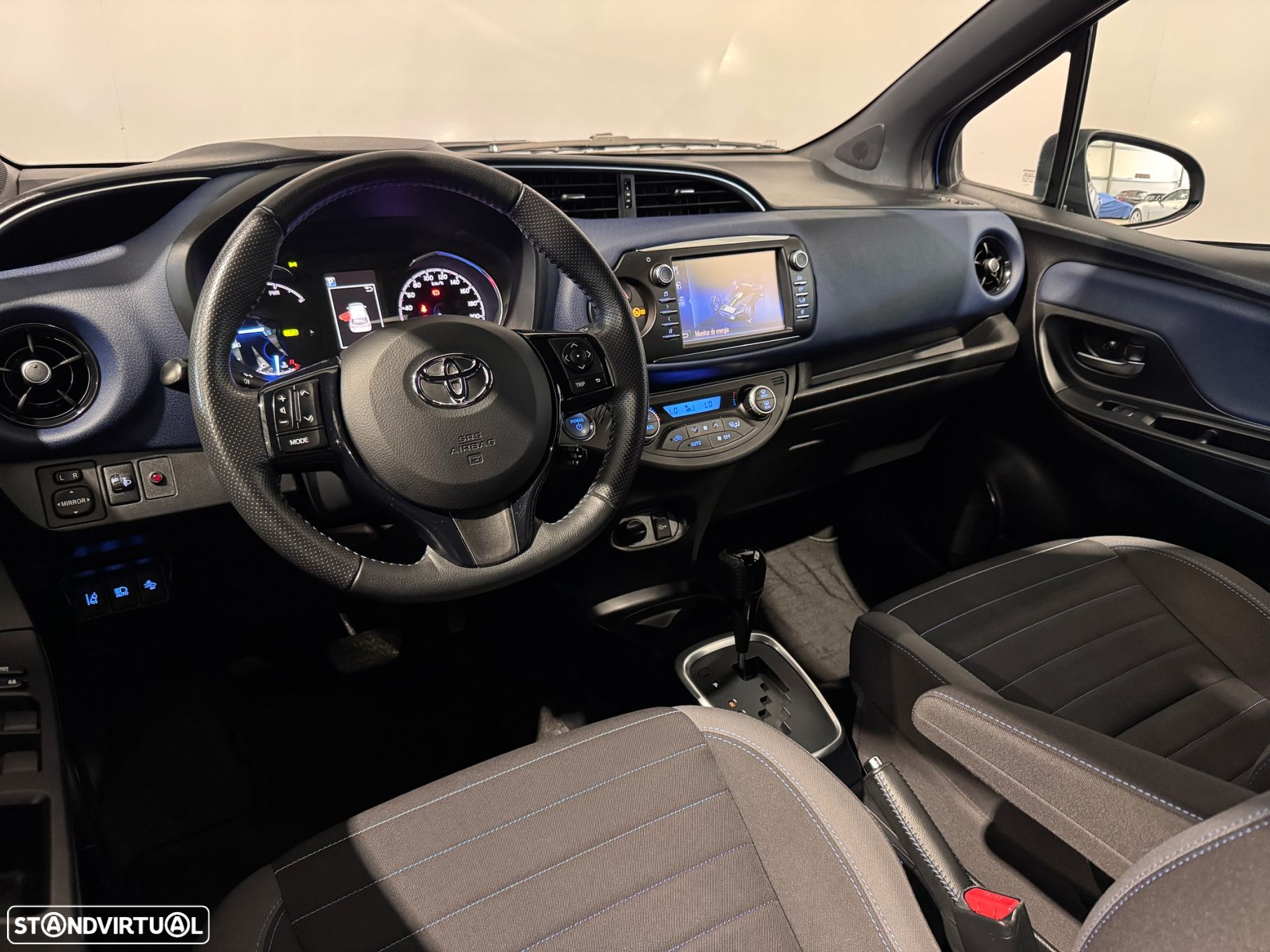 Toyota Yaris 1.5 HSD Exclusive+P.Luxury - 36
