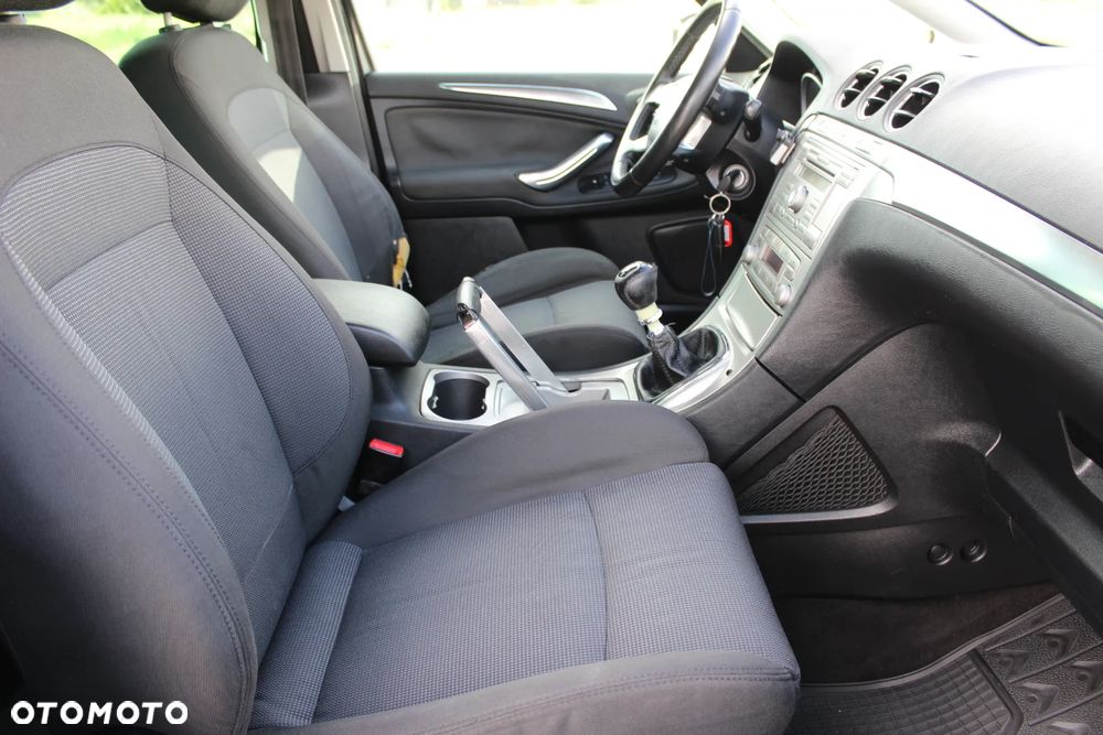 Ford S-Max - 8