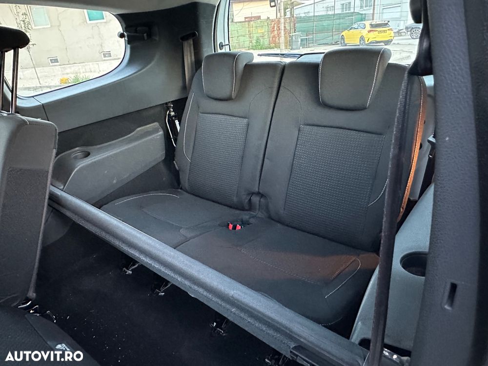 Dacia Lodgy 1.5 Blue dCi Laureate - 32