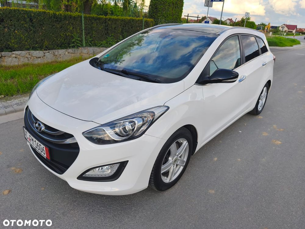 Hyundai i30 blue Kombi 1.6 GDi Passion - 1