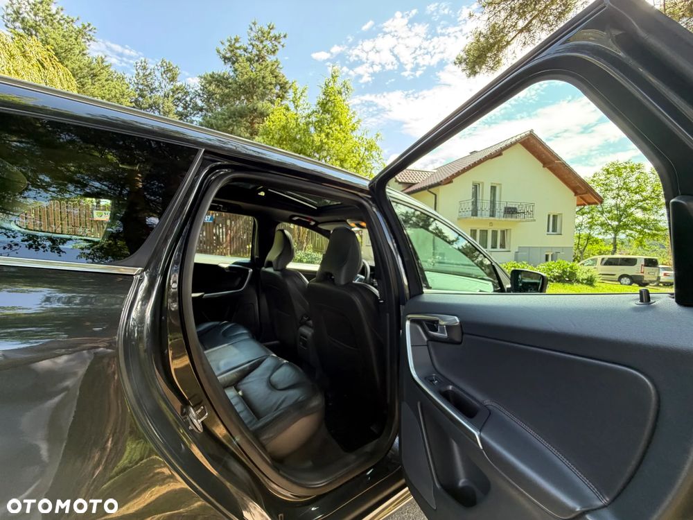 Volvo XC 60 D4 AWD Summum - 30