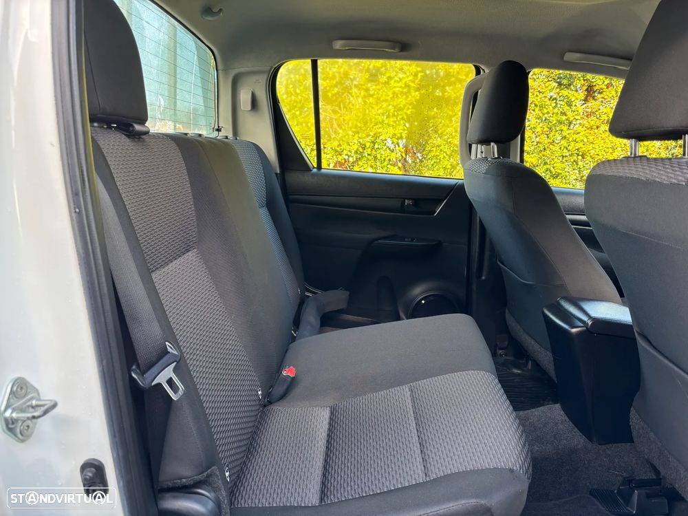 Toyota Hilux 2.4D 4WD CD IVA Dedutivel - 15