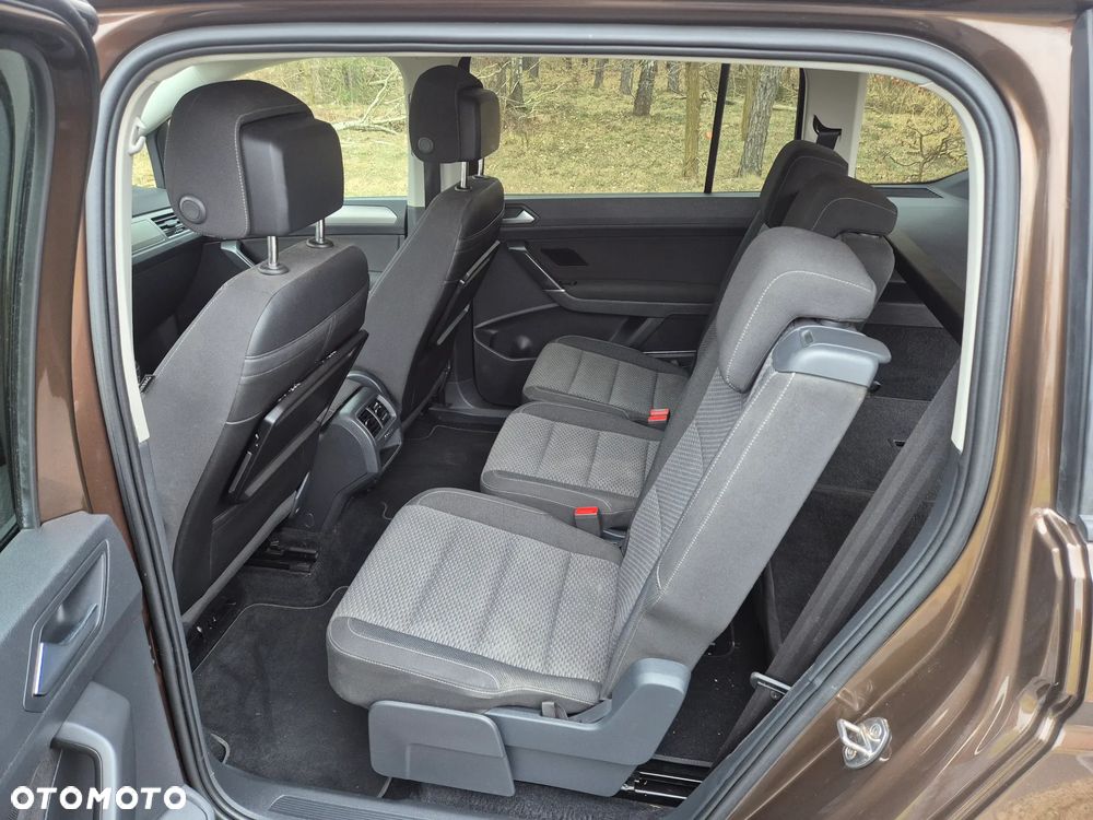 Volkswagen Touran - 15