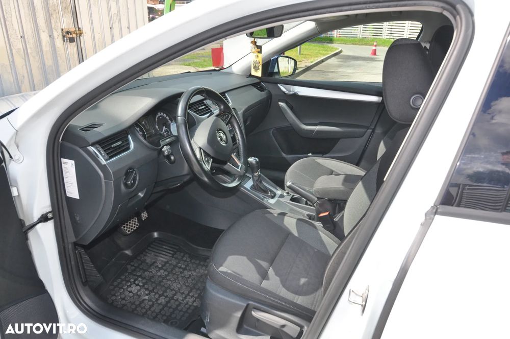 Skoda Octavia 1.6 TDI DSG Ambition - 7