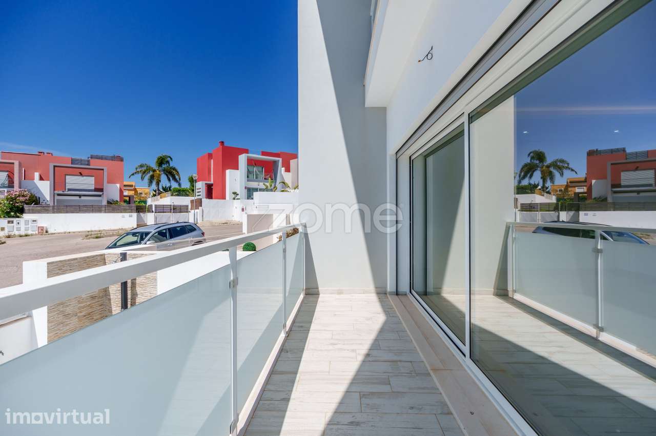 Moradia T3 em Ferragudo - Bela Vista Lagoa - Grande imagem: 5/51