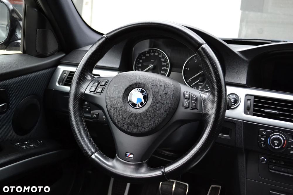 BMW Seria 3 320d xDrive DPF Edition Sport - 12