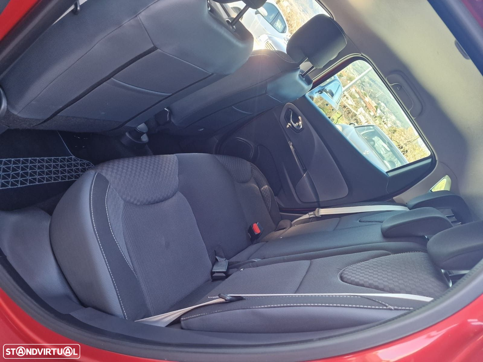 Renault Clio 1.2 TCE GT EDC - 36