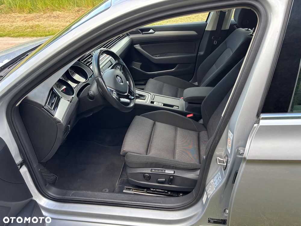 Volkswagen Passat 2.0 TDI SCR Comfortline DSG - 14