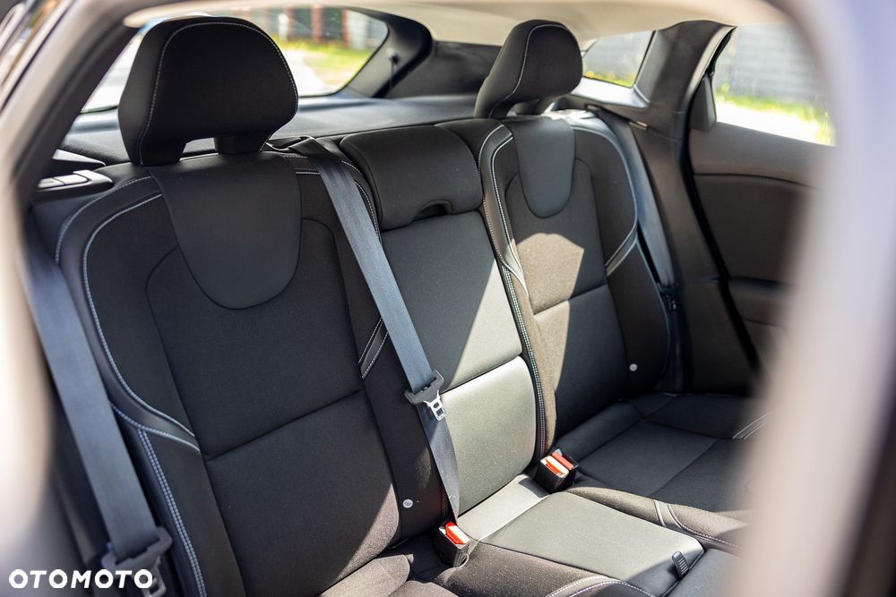 Volvo V40 T3 Momentum - 27