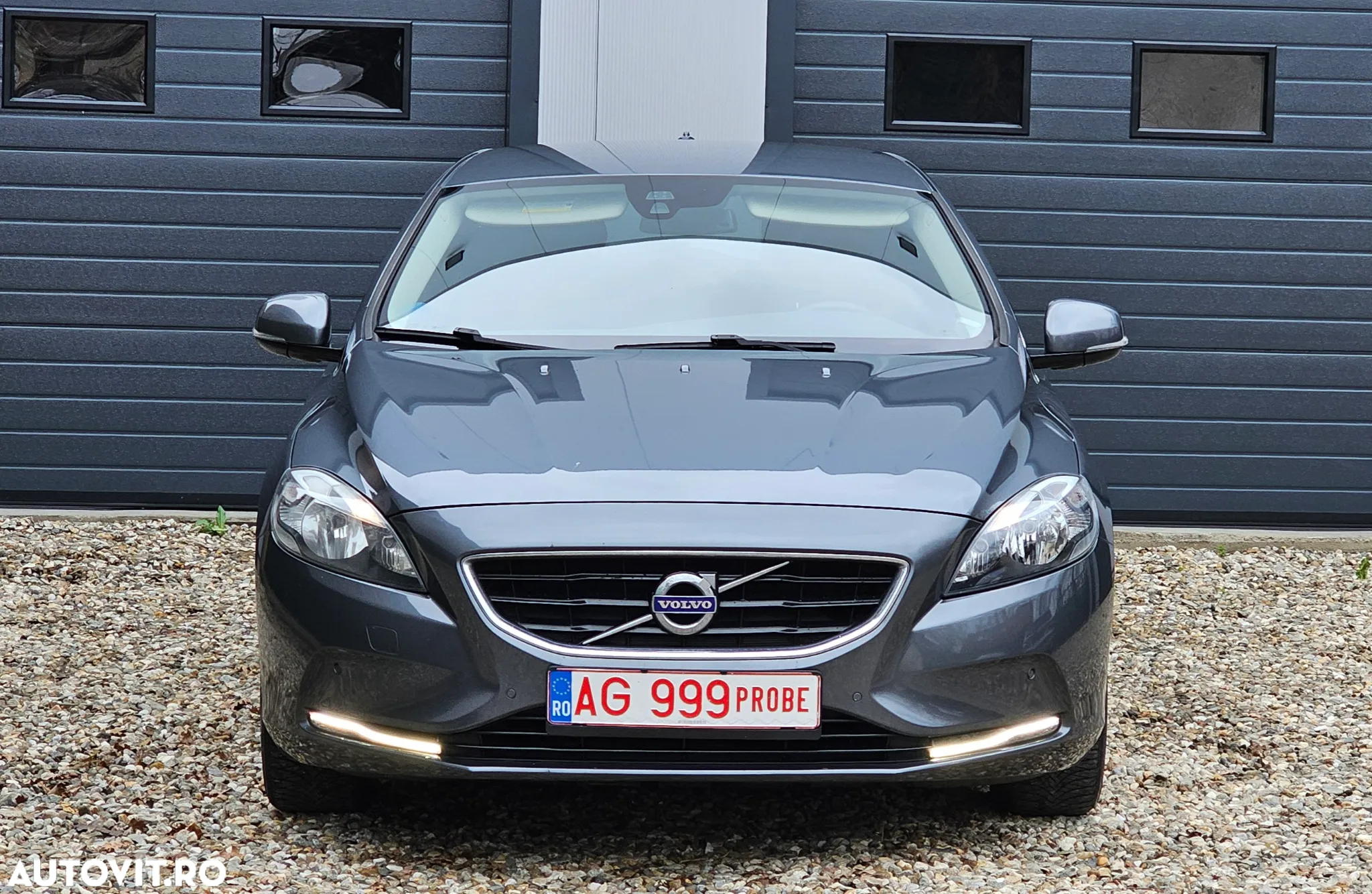 Volvo V40 D2 Summum - 2