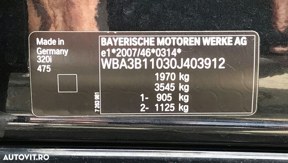 BMW Seria 3 320i Aut. - 9