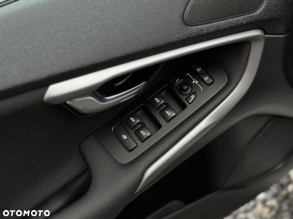 Volvo V40 D2 Momentum - 29