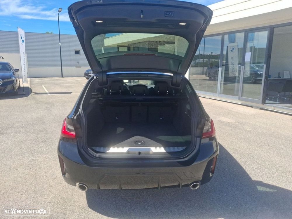 BMW 330 e Pack Desportivo M Auto - 17