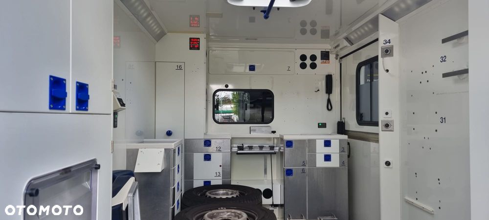 Mercedes-Benz Sprinter - 34