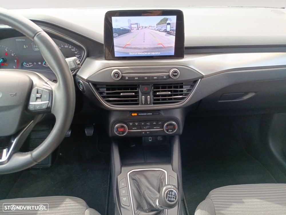 Ford Focus 1.0 EcoBoost Titanium - 11