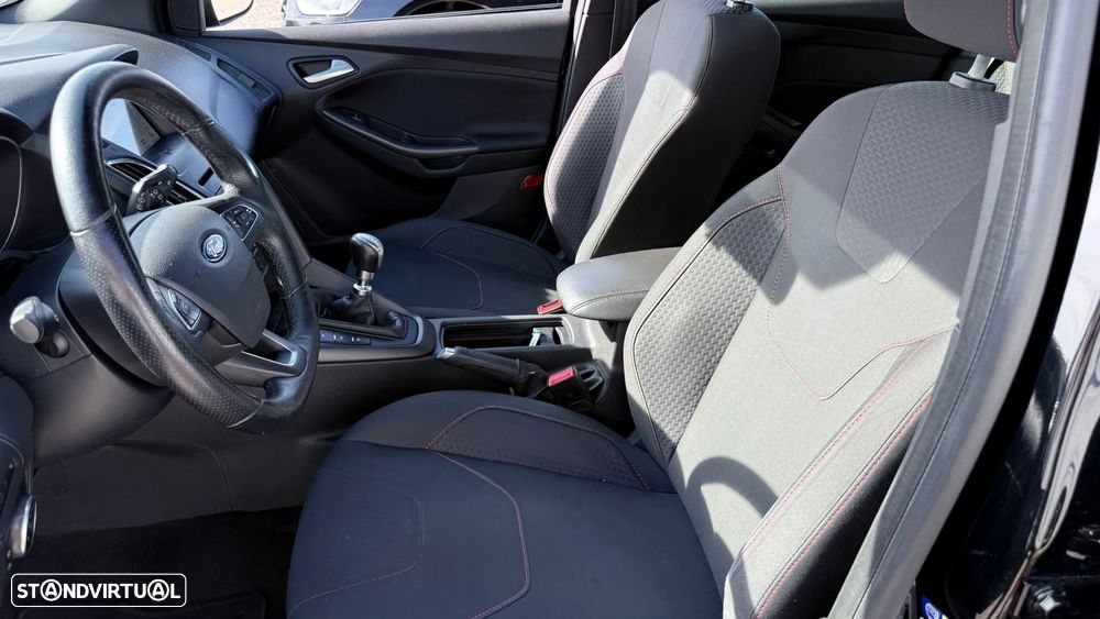 Ford Focus 1.0 EcoBoost S&S COOL&CONNECT DESIGN - 16