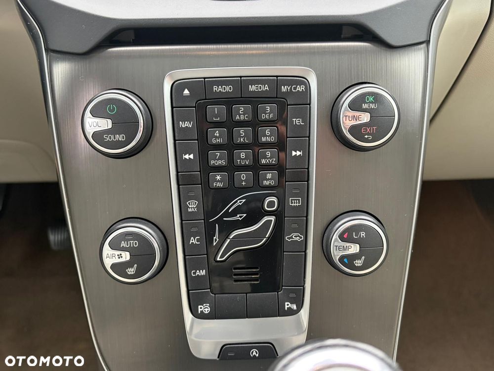 Volvo V40 D2 Summum - 20