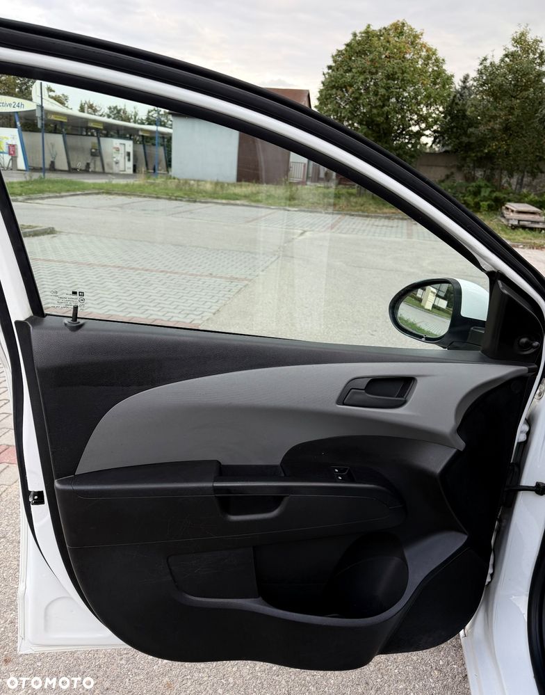 Chevrolet Aveo - 10