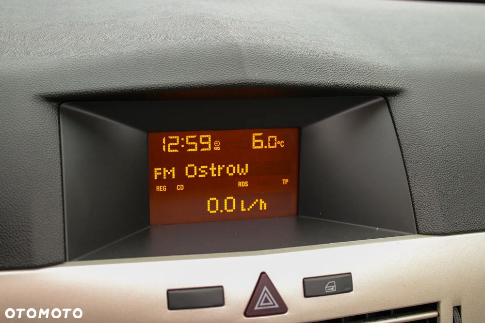 Opel Astra 1.6 Endless Summer - 23