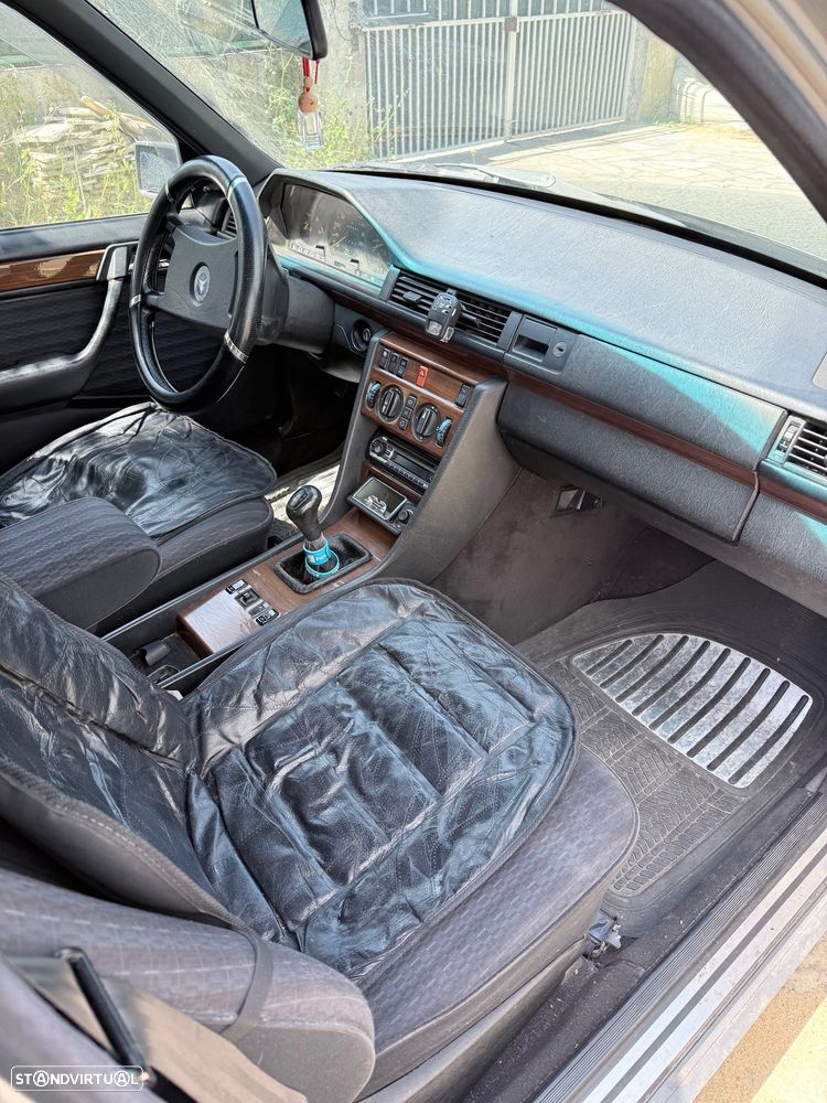 Mercedes-Benz E 200 - 6