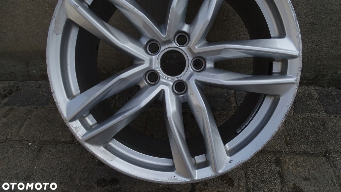 AUDI TT 8S0 E9.0Jx19H2 ET52 5x112 - felga - 3