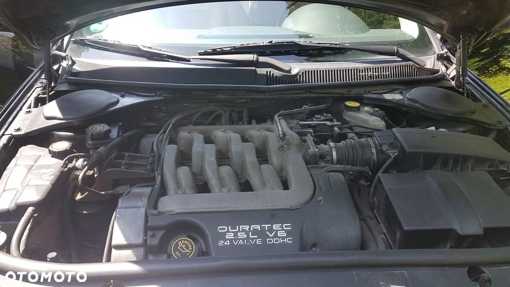 Ford Mondeo 2.5 V6 Ghia - 16