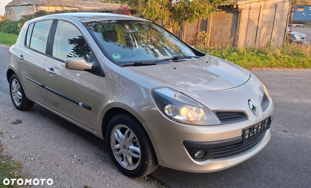 Renault Clio 2006 photo 3