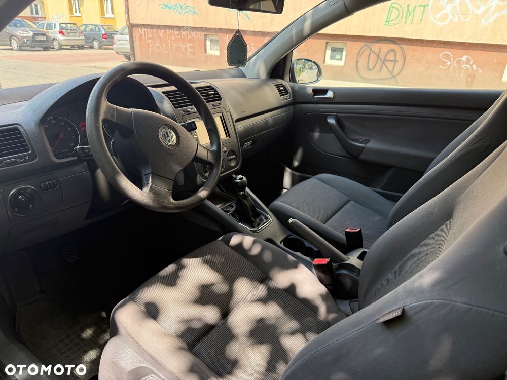 Volkswagen Golf - 6