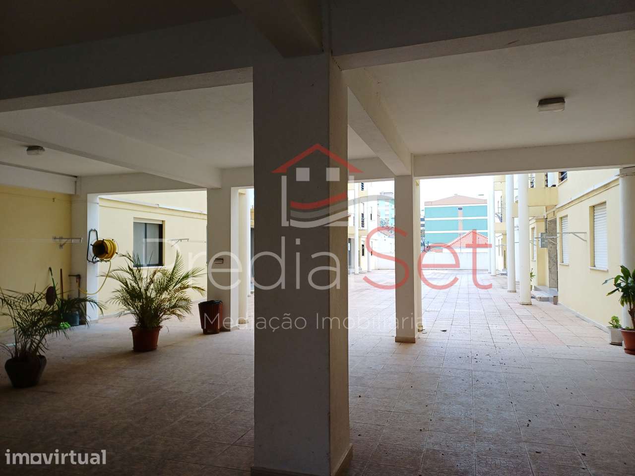 Apartamento T3 Renovado com terraço- Setúbal - Grande imagem: 3/7